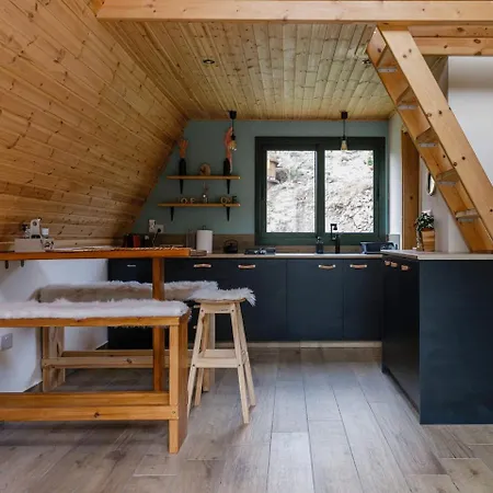 Prázdninový dům Panoramic Mountain A-frame Retreat With Fireplace In Limassol, Cyprus *