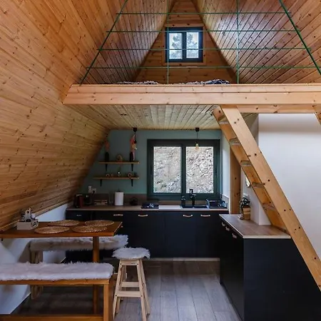 Panoramic Mountain A-frame Retreat With Fireplace In Limassol, Cyprus 度假居
